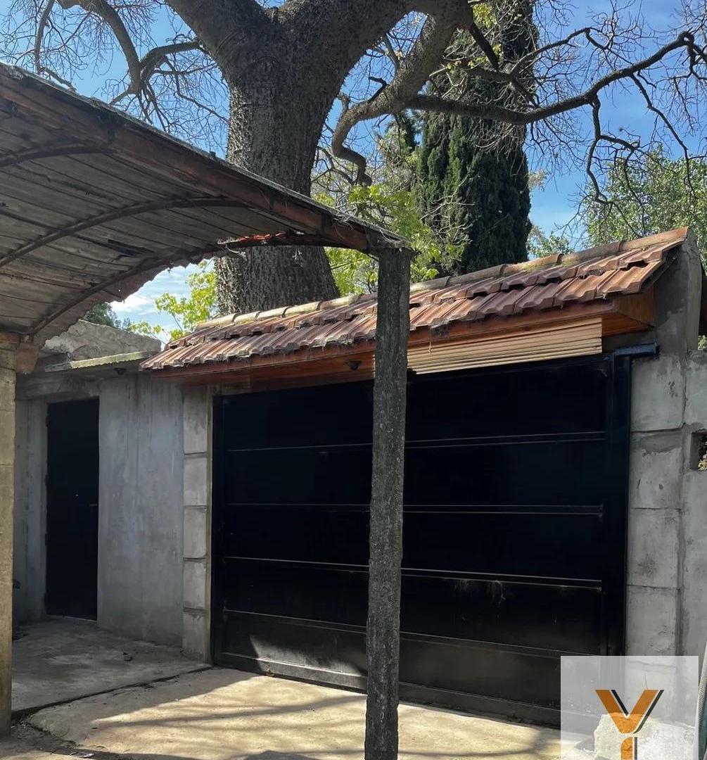 Foto de Casa en venta - 5 Dormitorios 3 Baños - Gonzalez Catan, imagen 1
