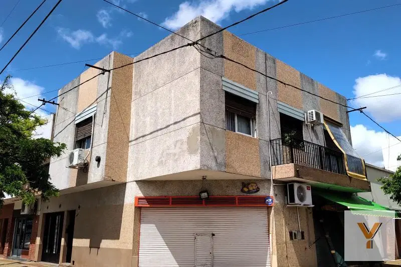 Casa en venta - 3 Dormitorios 2 Baños 2 Cocheras - La Plata 2