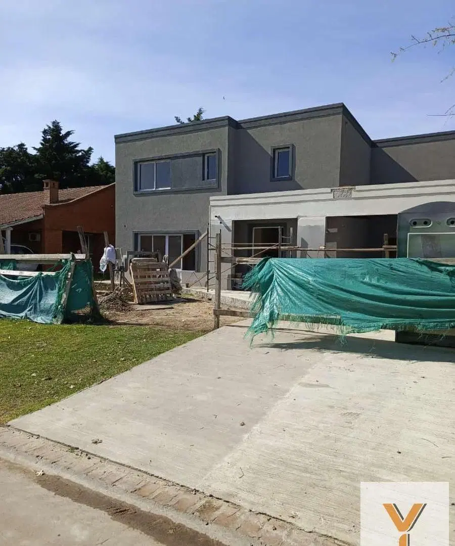 Casa en venta - 3 Dormitorios 3 Baños - 227Mts2 - Pilar 2