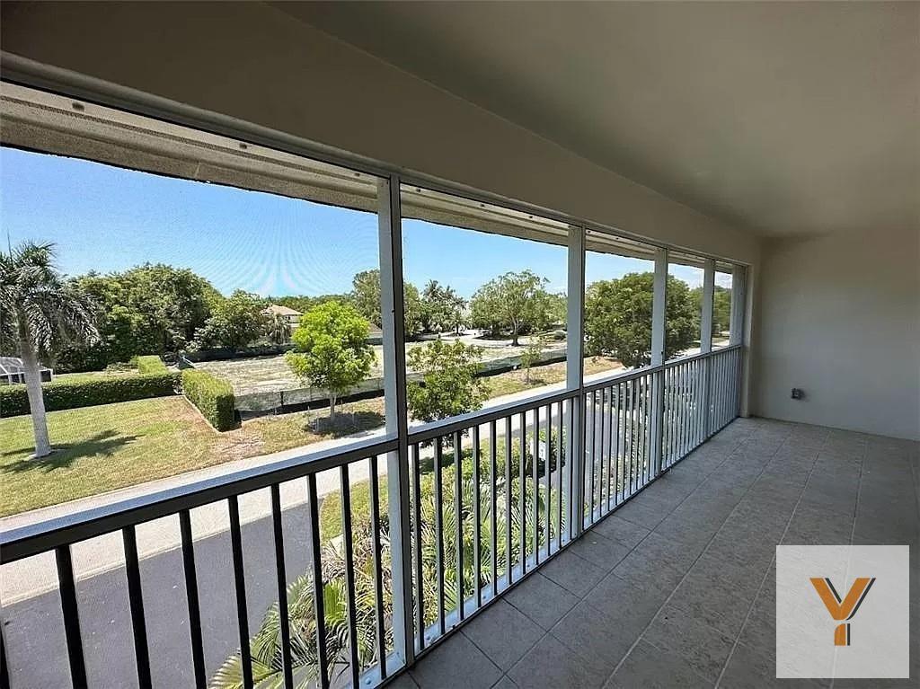 Foto de Departamento en venta - 2 Dormitorios 2 Baños - 100Mts2 - Naples, imagen 5