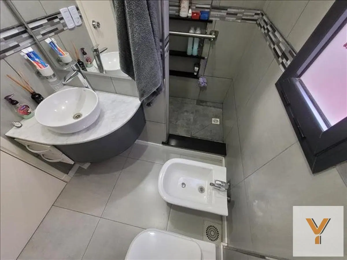 Casa en venta - 3 Dormitorios 2 Baños - Oficinas - Cochera - 416Mts2 - Saladillo 8