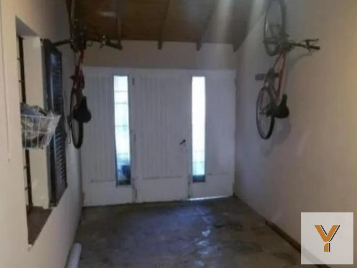 Casa en venta - 3 Dormitorios 1 Baño 2 Cocheras - 140mts2 - Ituzaingó 3