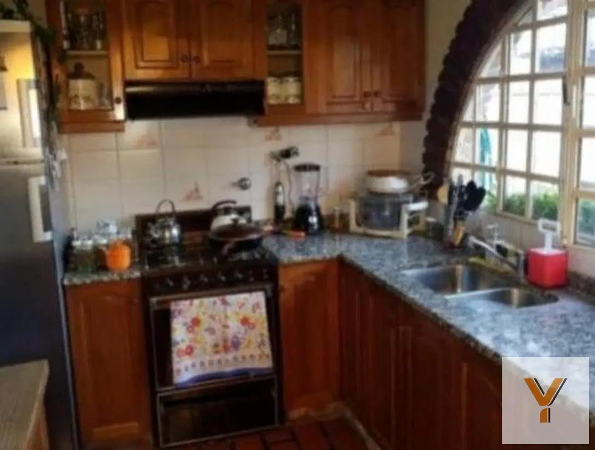 Casa en venta - 3 Dormitorios 1 Baño 2 Cocheras - 140mts2 - Ituzaingó 2
