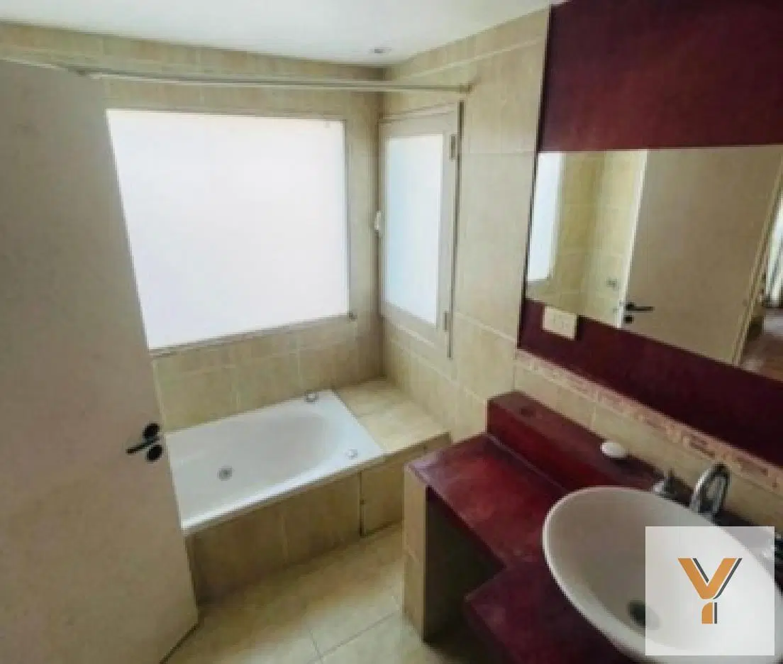 Casa en venta - 3 Dormitorios 3 Baños - 200Mts2 - Exaltación de La Cruz 4