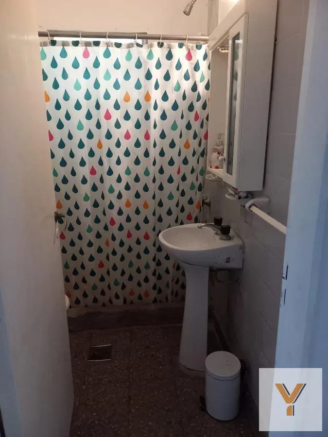 Casa en venta - 2 dormitorios 1 baño - patio - cochera - 280mts2 - Castelar 8