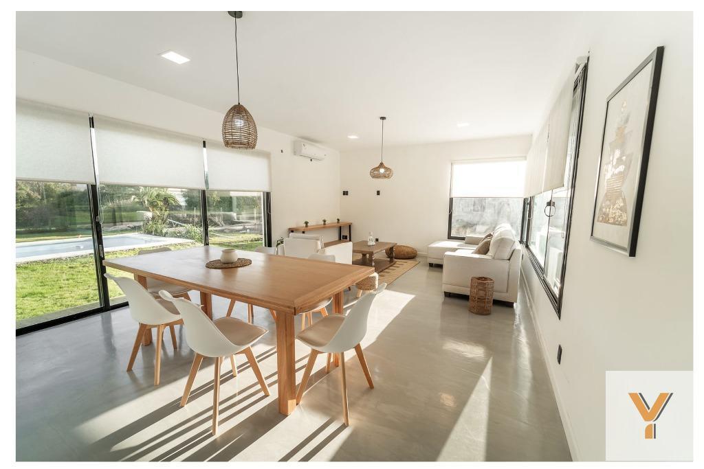 Foto de Casa en venta - 3 Dormitorios 3 Baños - 1100mts2 - Uruguay, imagen 4
