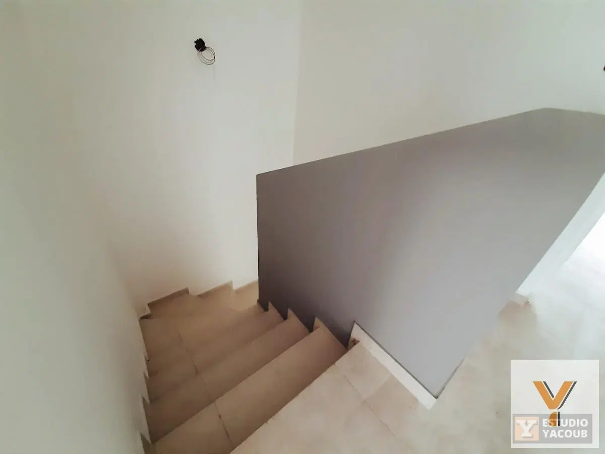 Duplex venta 2 dormitorios 2 baños 1 cochera jardin 87.33 mts 2 totales- Barrio Gambier 5