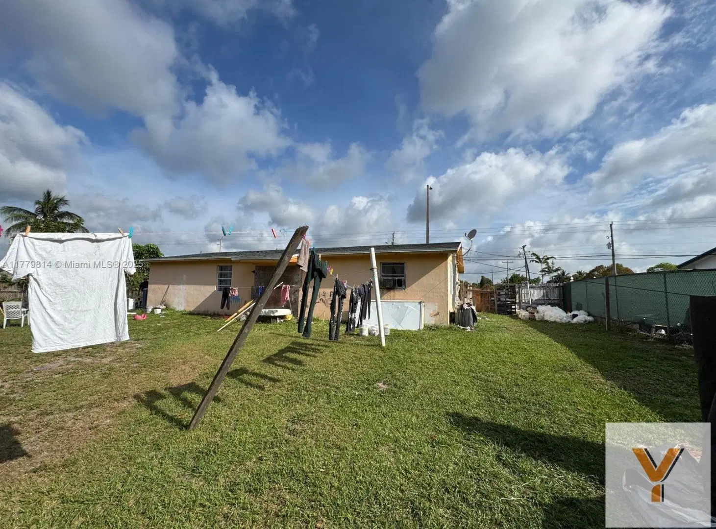 Casa en venta - 3 Dormitorios 1 Baño - Miami 3