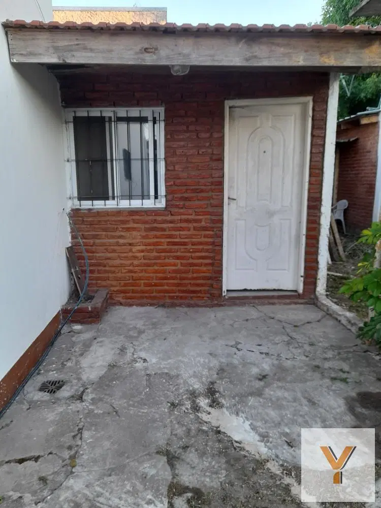 Casa en venta - 8 Dormitorios 7 Baños - Cocheras - 600Mts2 - Ezpeleta 8