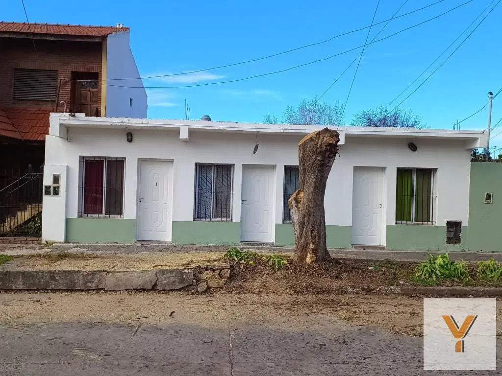 Casa en venta - 8 Dormitorios 7 Baños - Cocheras - 600Mts2 - Ezpeleta 3