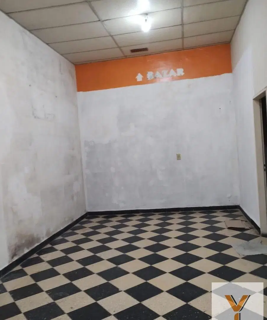 Local en Alquiler - Monoambiente 1 Baño - 68mts - Flores 3