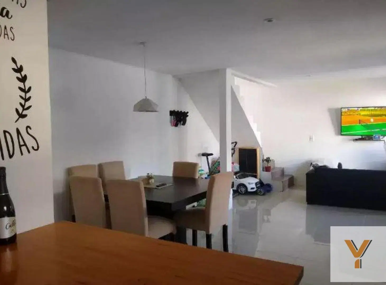Casa en venta - 2 dormitorios 1 baño - cochera - 300mts2 - Barrio Gambier 4