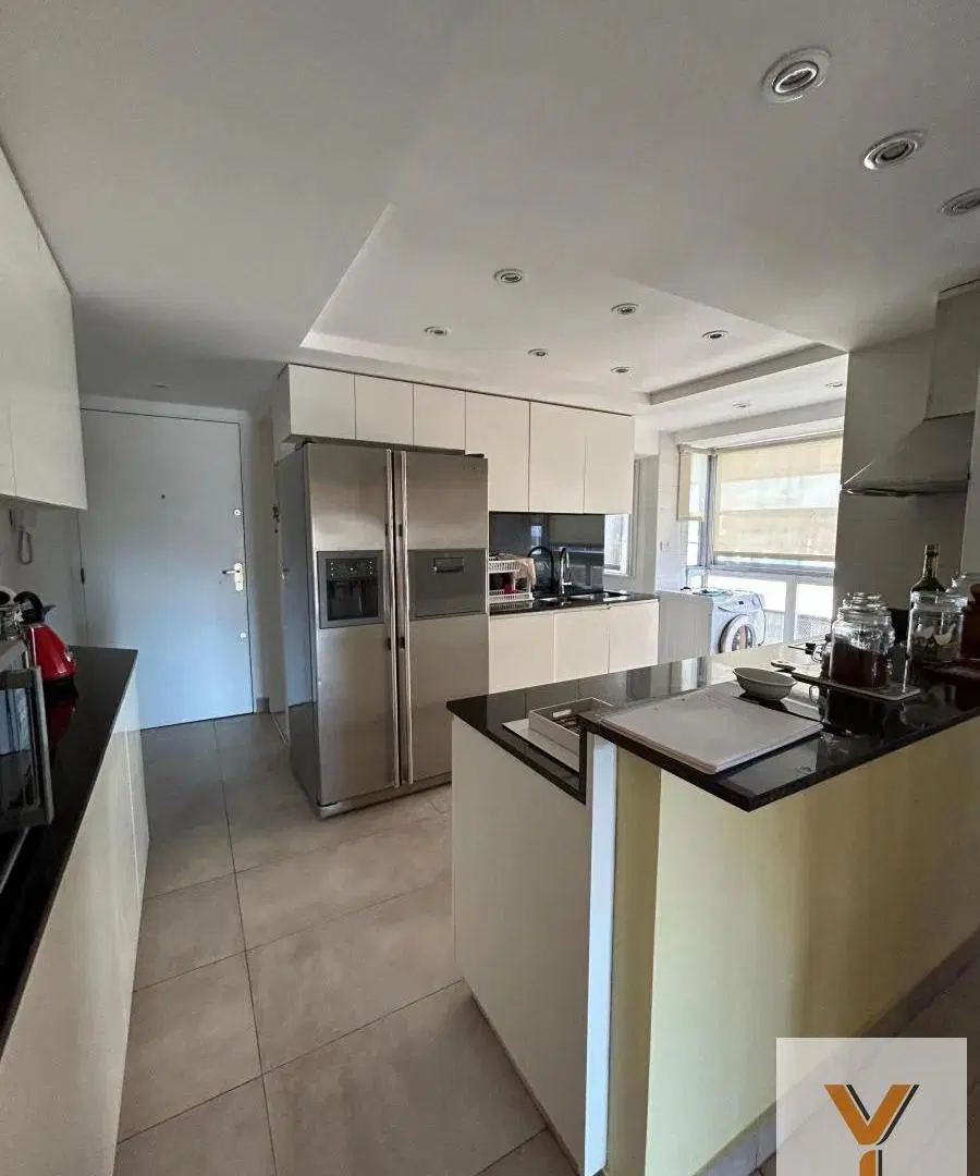 Departamento en Venta - 3 Dormitorios 2 Baños - 179mts - Belgrano 2