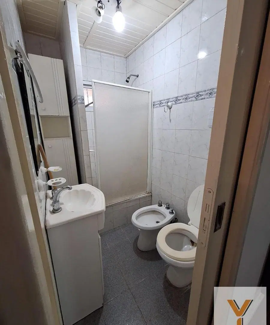 Casa en Venta - 4 Dormitorios 2 Baños - 450mts - Mar Del Tuyu 2