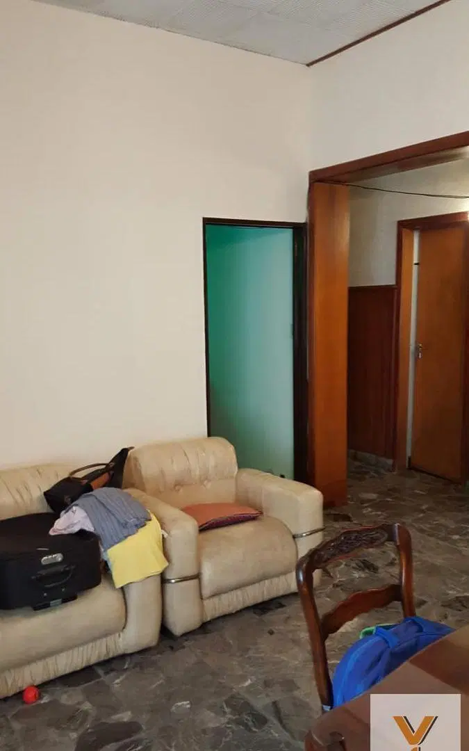 Casa en venta - 2 Dormitorios 2 Baños - 200Mts2 - Liniers 2