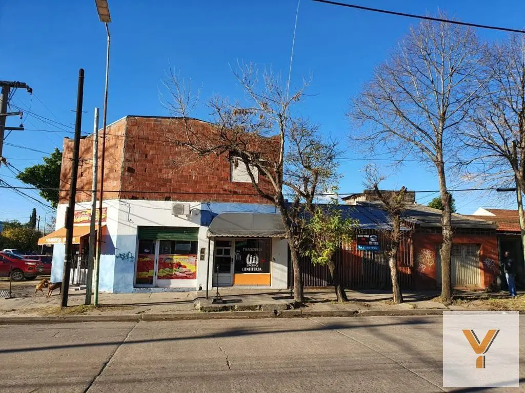 Casa en venta - 1 Dormitorio 1 Baño 1 Local 1 Deposito - 360Mts2 - Lomas de Zamora 2