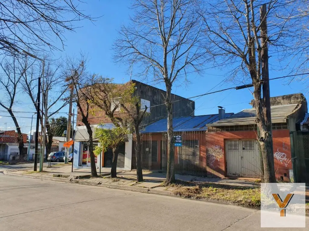 Casa en venta - 1 Dormitorio 1 Baño 1 Local 1 Deposito - 360Mts2 - Lomas de Zamora 3