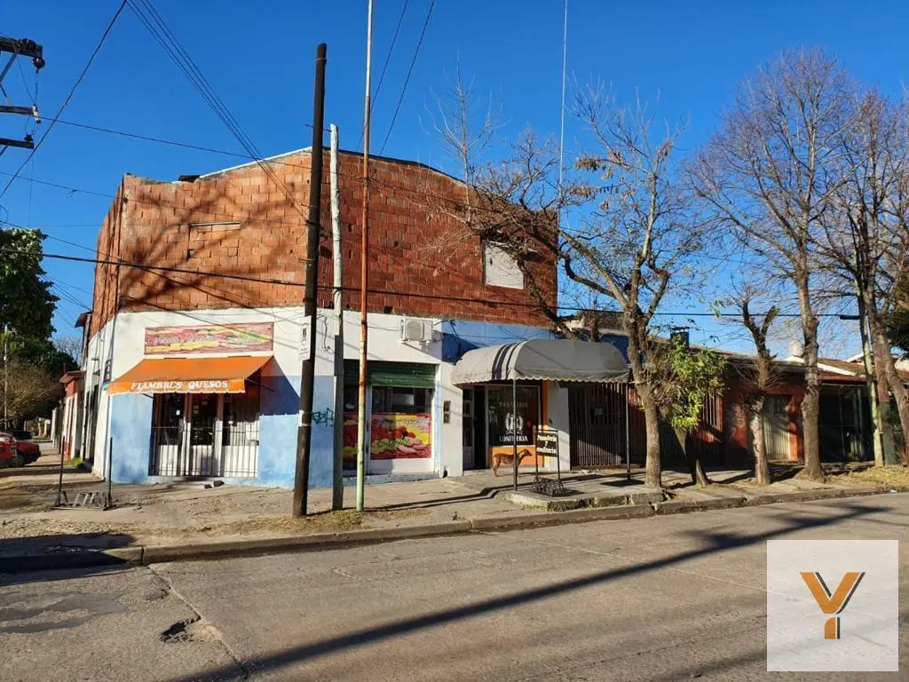 Casa en venta - 1 Dormitorio 1 Baño 1 Local 1 Deposito - 360Mts2 - Lomas de Zamora 1