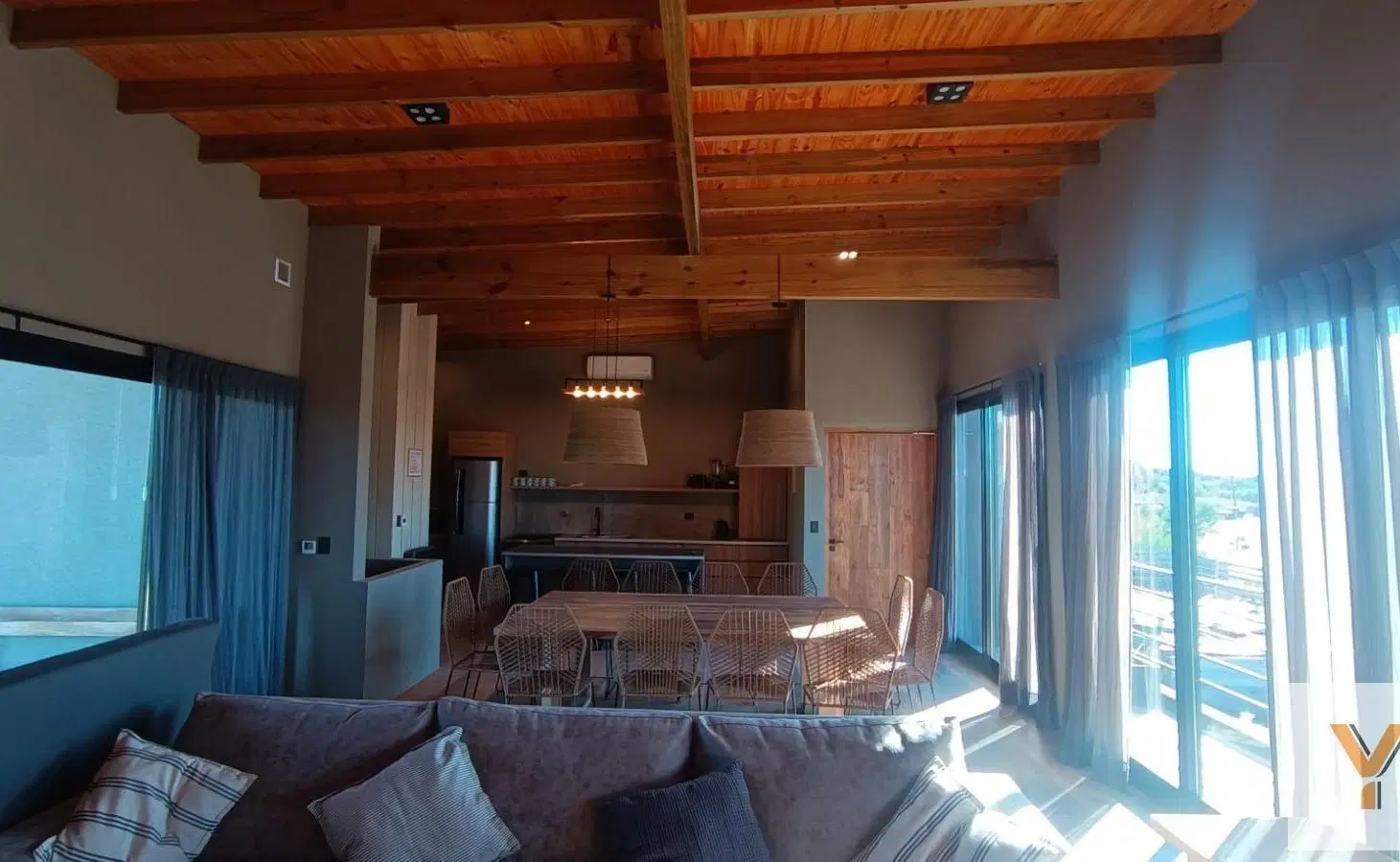 Casa en venta - 5 Dormitorios 3 Baños - Pinamar 2
