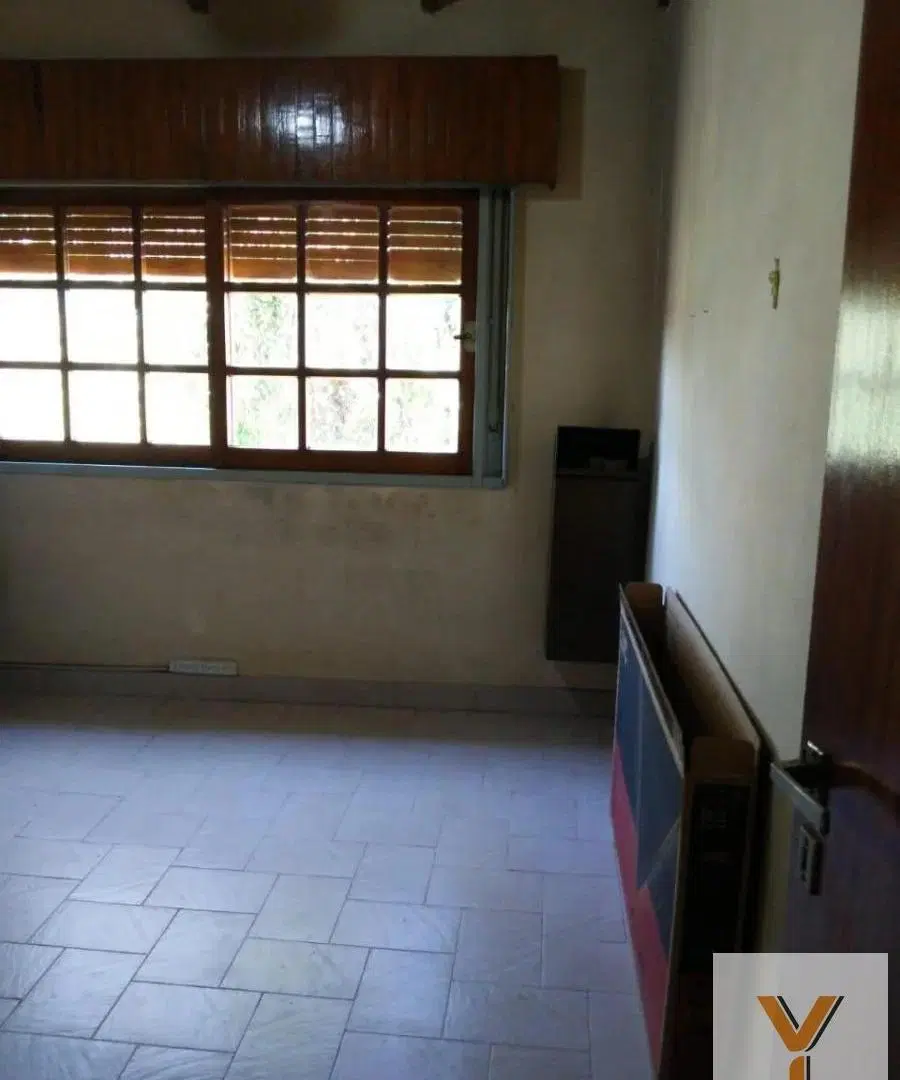 Casa en venta - 4 Dormitorios 3 Baños - Cochera - 300Mts2 - Cañuelas 8