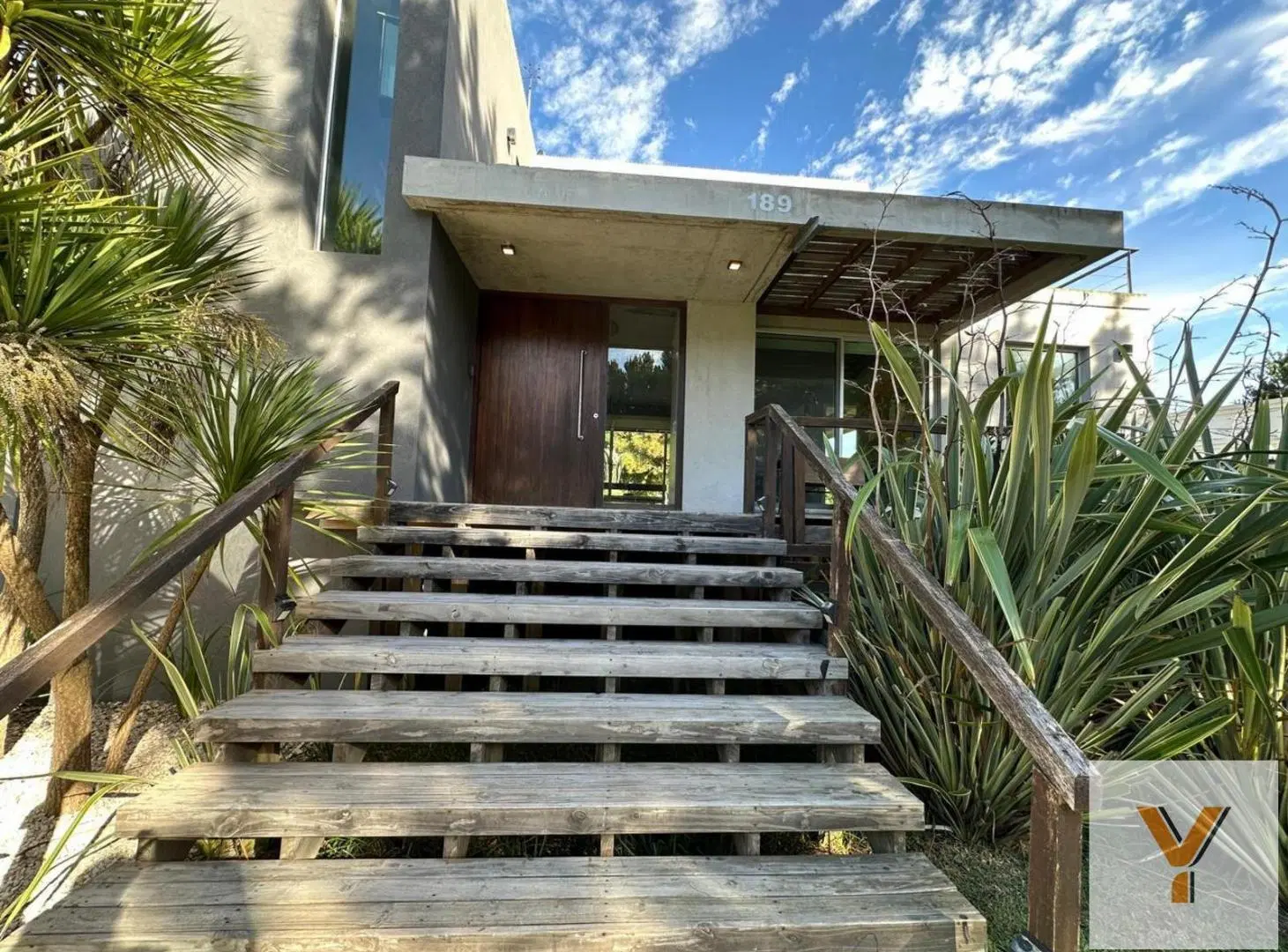 Casa en venta - 4 Dormitorios 4 Baños - Pinamar 2