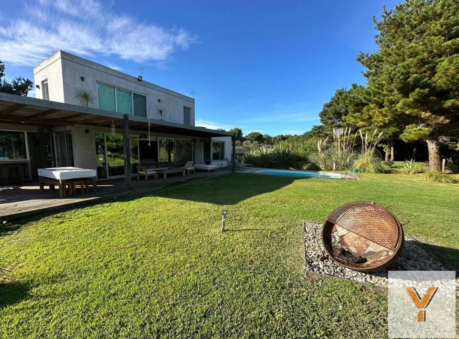 Casa en venta - 4 Dormitorios 4 Baños - Pinamar 8