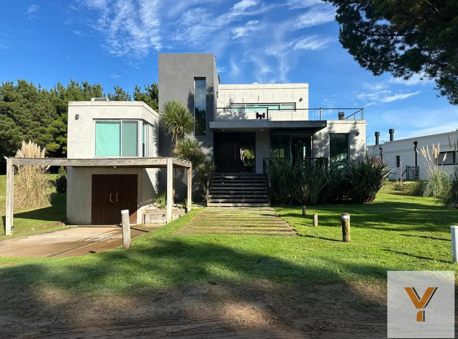 Casa en venta - 4 Dormitorios 4 Baños - Pinamar 3