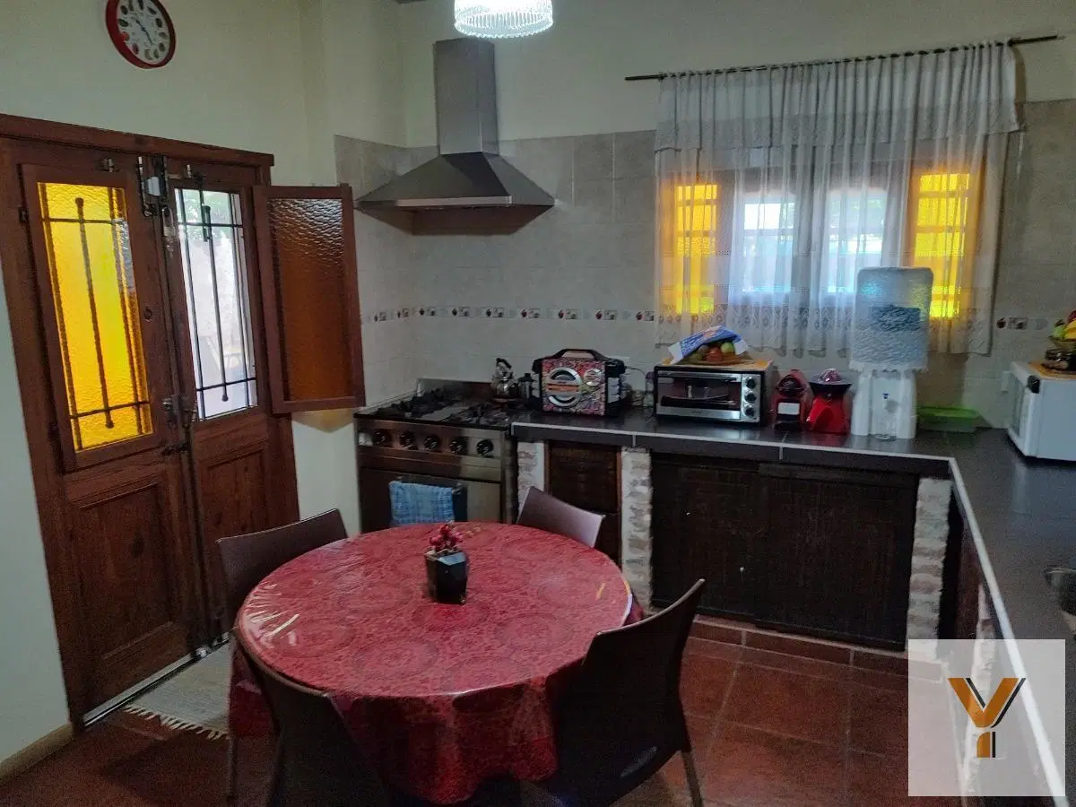 Casa en venta - 2 Dormitorios 1 Baño - Cochera - 313Mts2 - Villa Santos Tesei 2