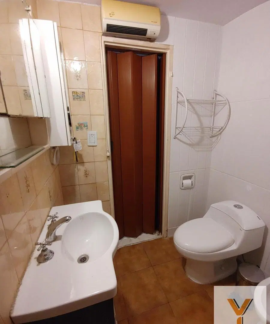 Casa en Venta - 3 Dormitorios 2 Baños - 210mts - Quilmes 4