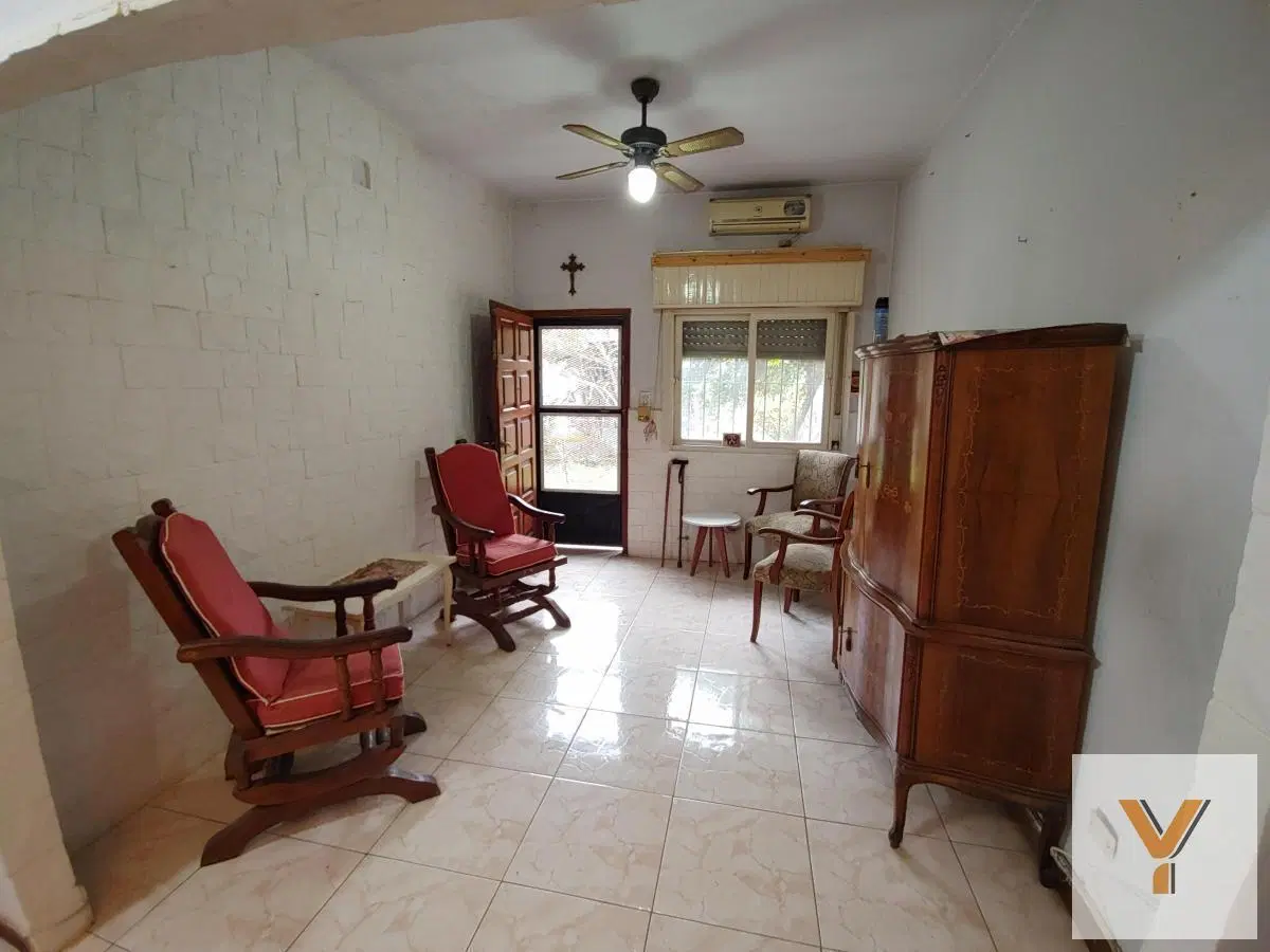 Casa en Venta - 3 Dormitorios 2 Baños - 210mts - Quilmes 8