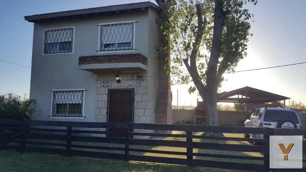 Casa en Venta - 2 Dormitorios 2 Baños - 243mts - Mar Del Plata 1