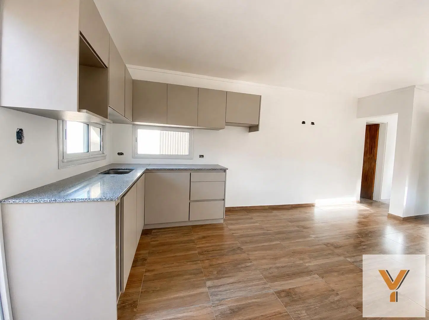 CASA PH a estrenar en Venta - 2 Dormitorios, jardin y cochera - 128 m2 totales - semicentro Tandil 4