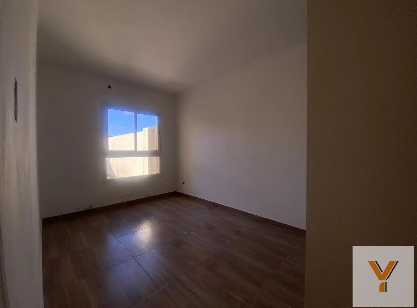 CASA PH a estrenar en Venta - 2 Dormitorios, jardin y cochera - 128 m2 totales - semicentro Tandil 2