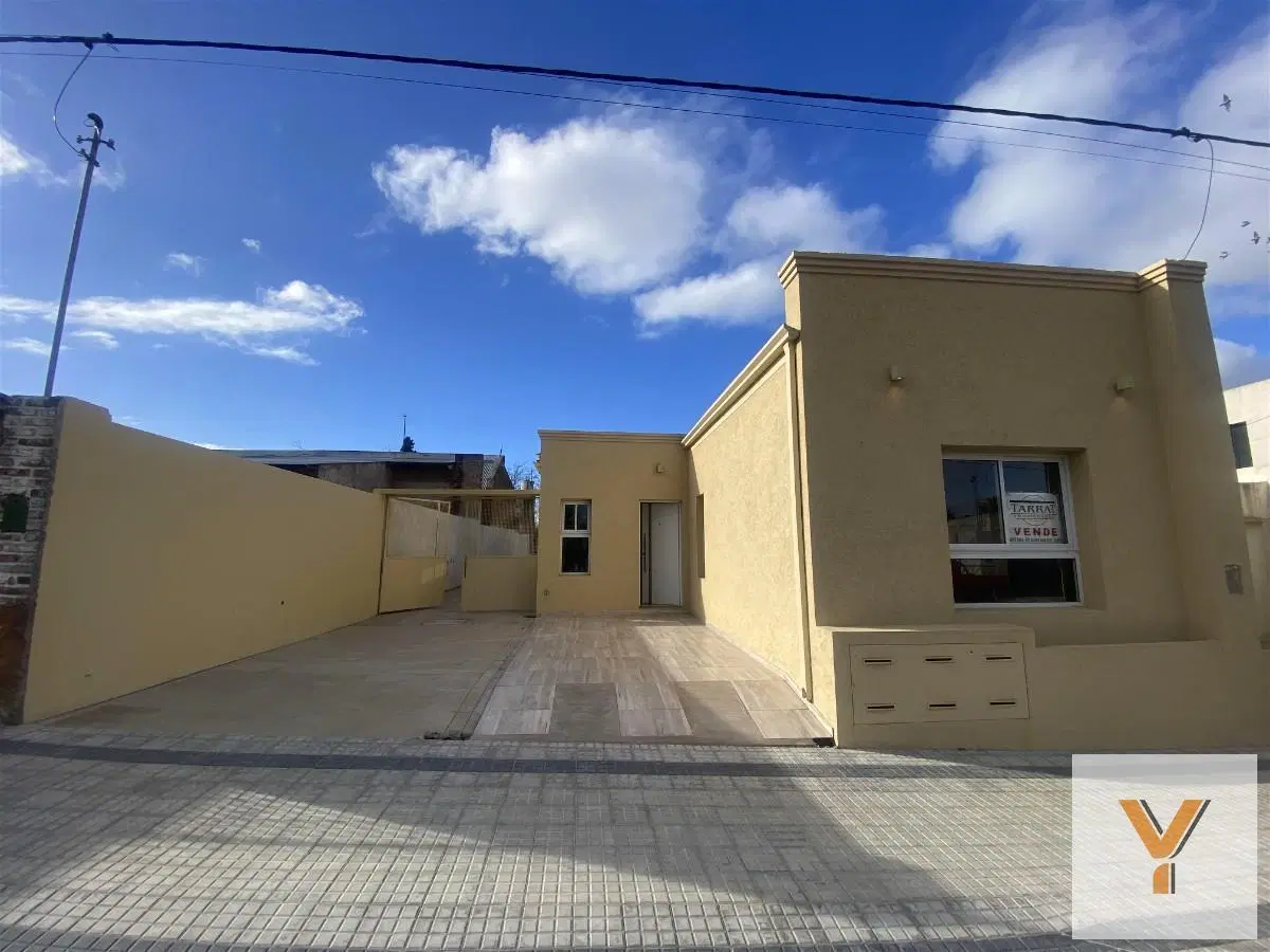 CASA PH a estrenar en Venta - 2 Dormitorios, jardin y cochera - 128 m2 totales - semicentro Tandil 5