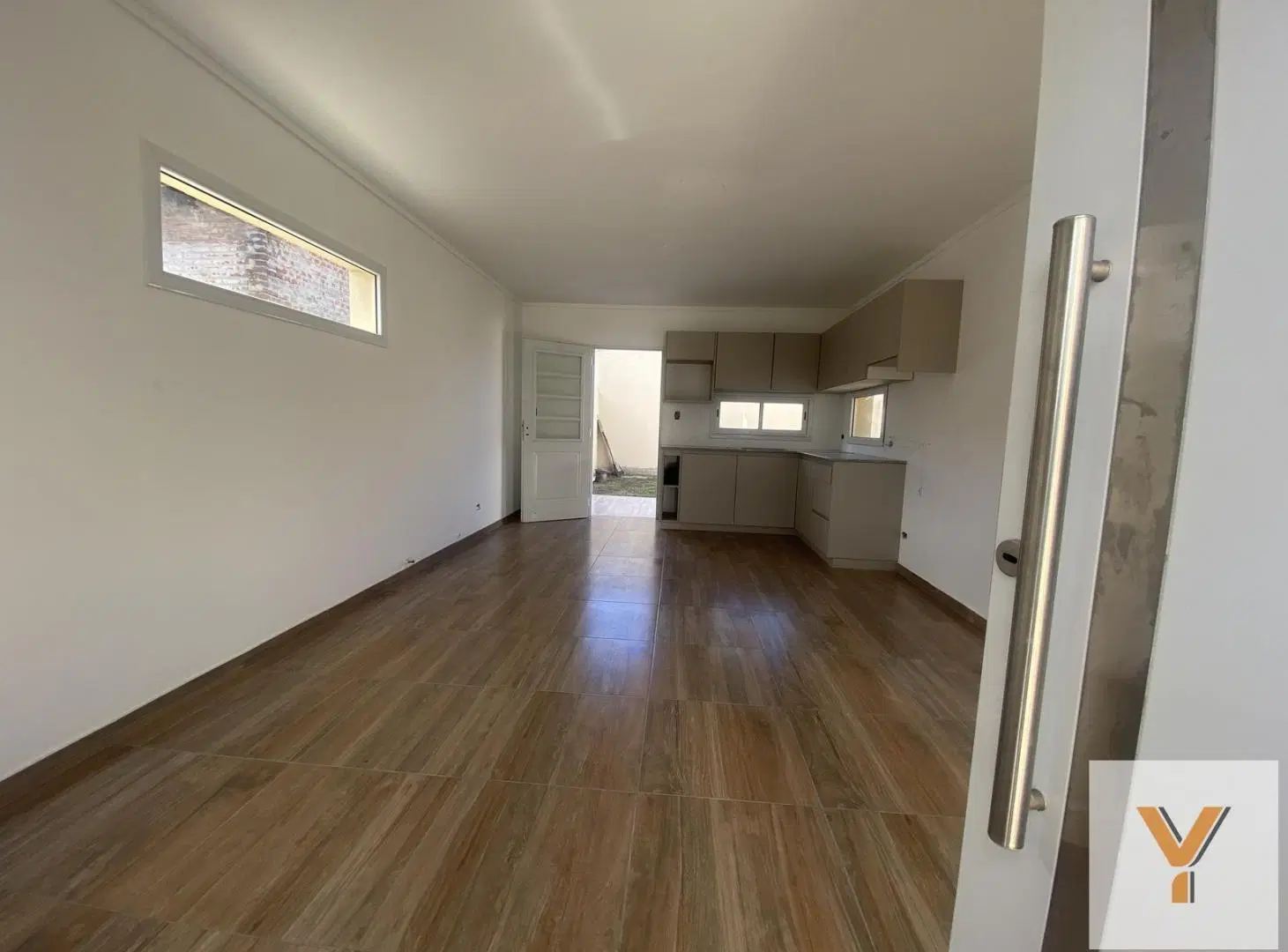 CASA PH a estrenar en Venta - 2 Dormitorios, jardin y cochera - 128 m2 totales - semicentro Tandil 1