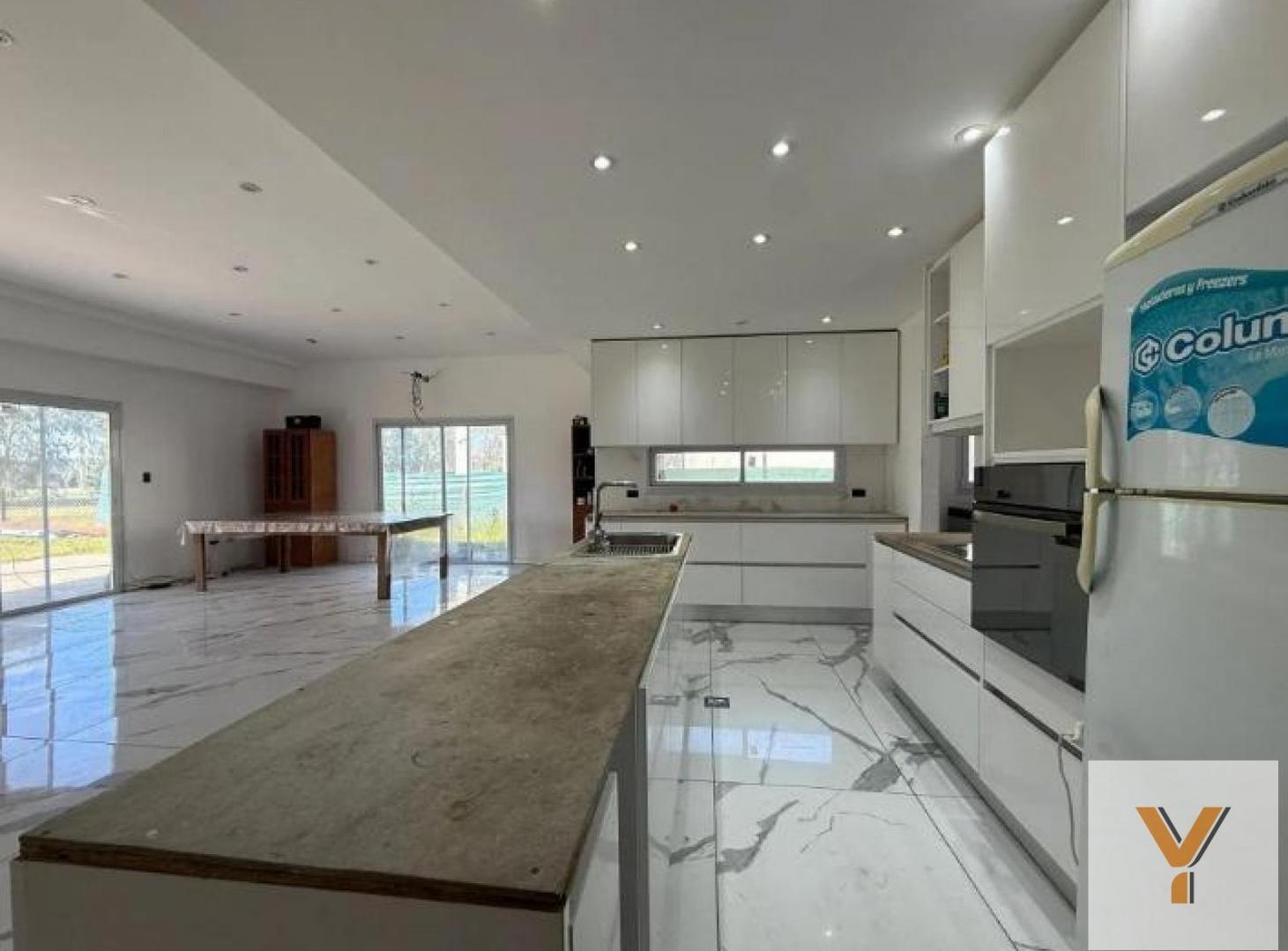 Foto de Casa en Venta - 4 Dormitorios 3 Baños - 1000mts - Coronel Brandsen, imagen 1