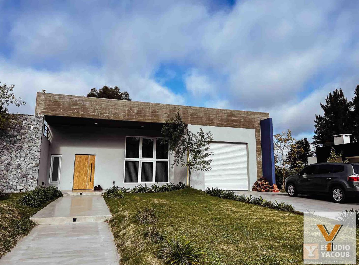 Foto de Casa en venta - 3 Dormitorios 3 Baños - Cochera - 1.217,78Mts2 - La, imagen 1