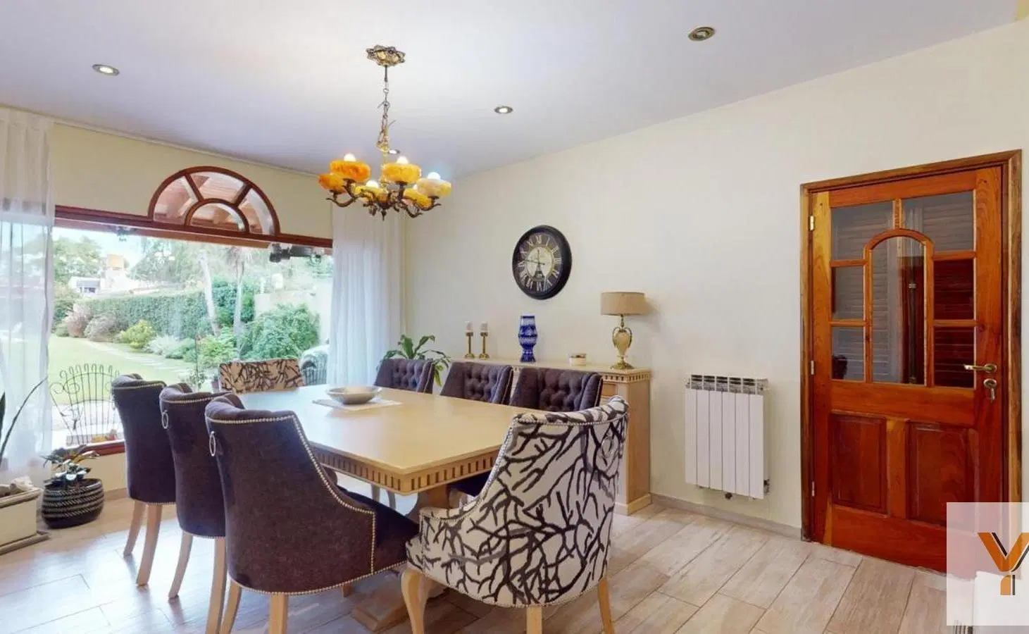 Casa en Venta - 4 Dormitorios 2 Baños - 658.2mts - La Plata - City Bell 8