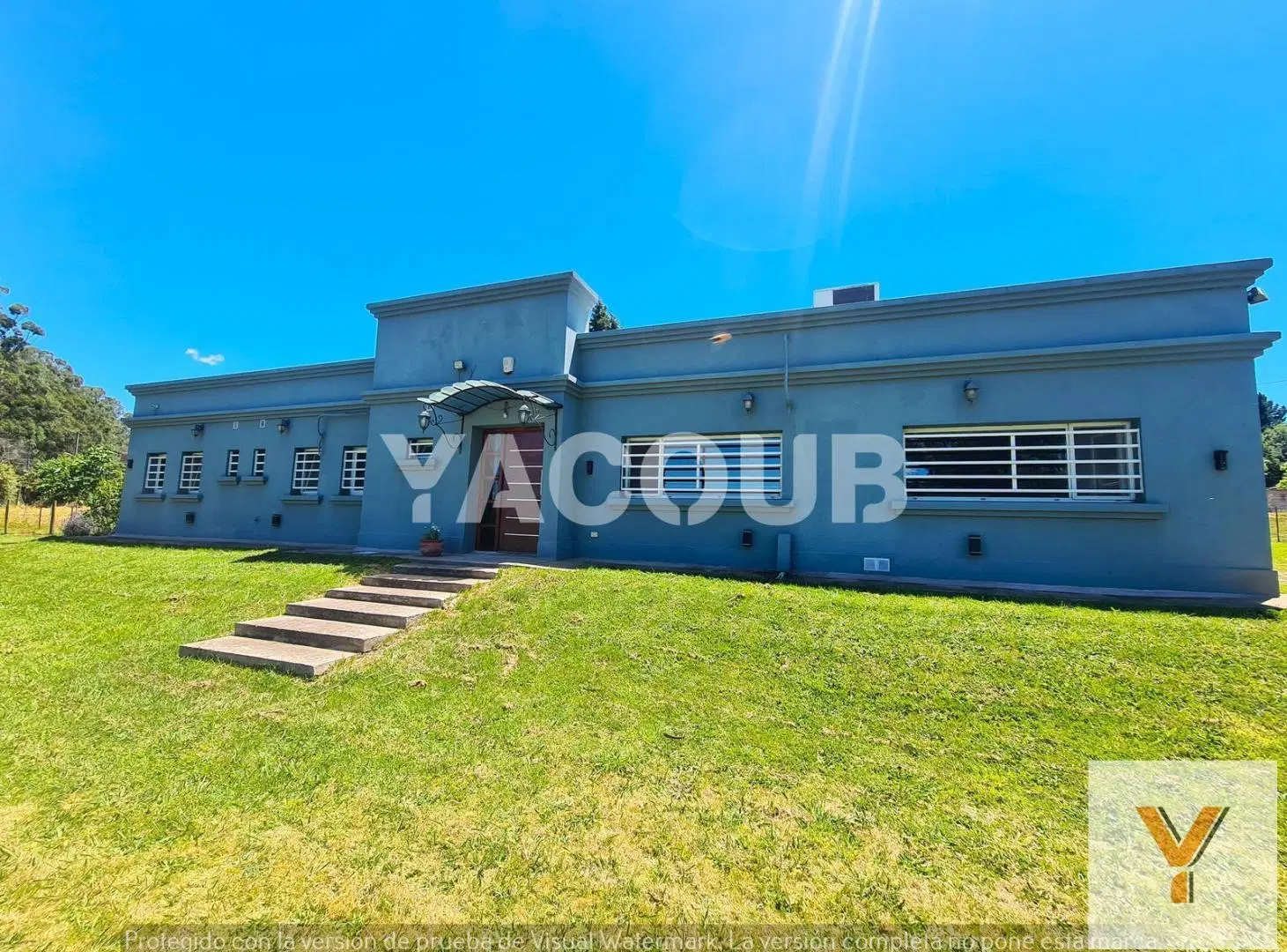 Casa de 145 m2 cub. - 4 Dormitorios, 10 años - galería, 4 Cocheras - 1.875Mts2 - Villa Elena, Tandil 1