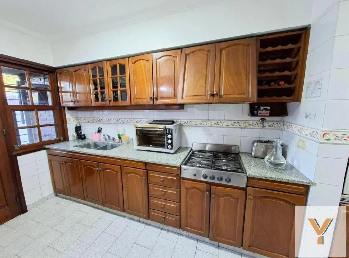 Casa en Venta - 3 Dormitorios 3 Baños - 322mts - Quilmes 3