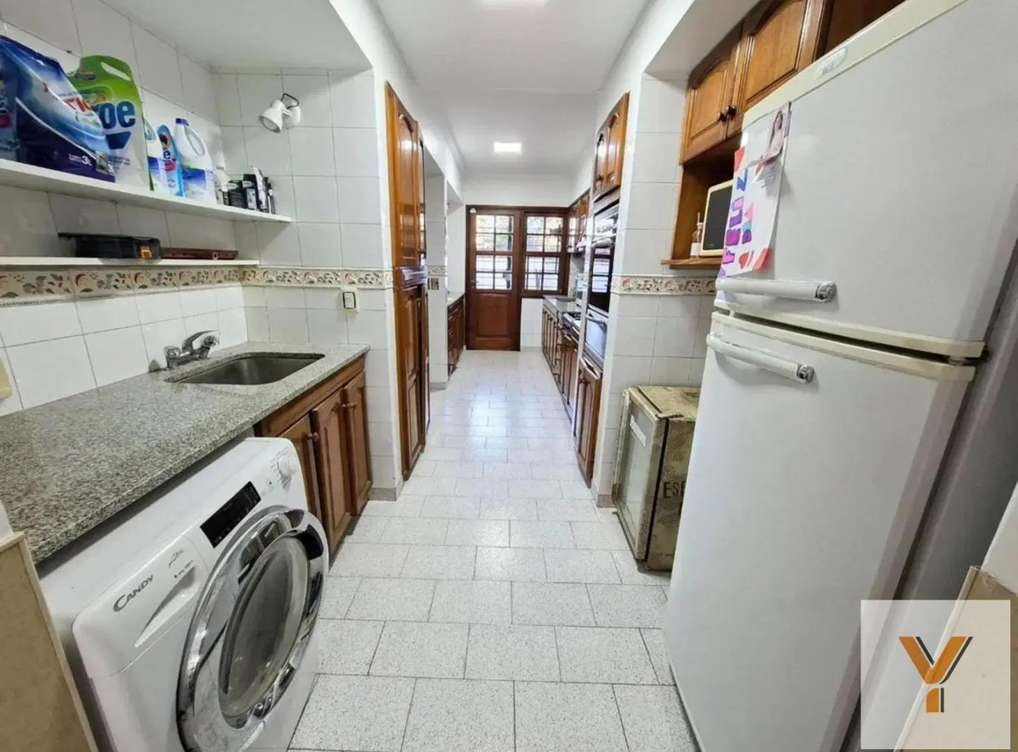 Casa en Venta - 3 Dormitorios 3 Baños - 322mts - Quilmes 8