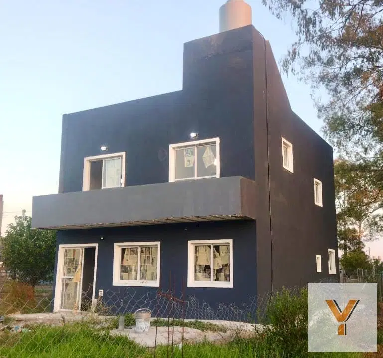 Casa en venta - 4 Dormitorios 2 Baños - 195Mts2 - José C. Paz 1