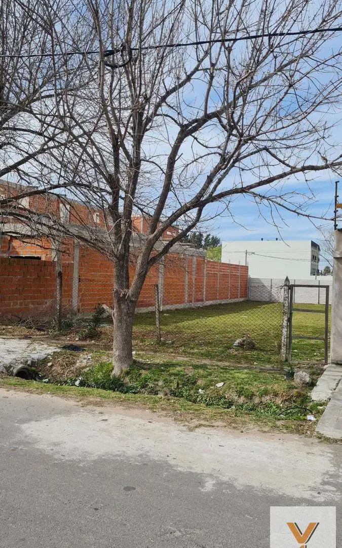 Terreno en Venta - - 300mts - Berazategui 2