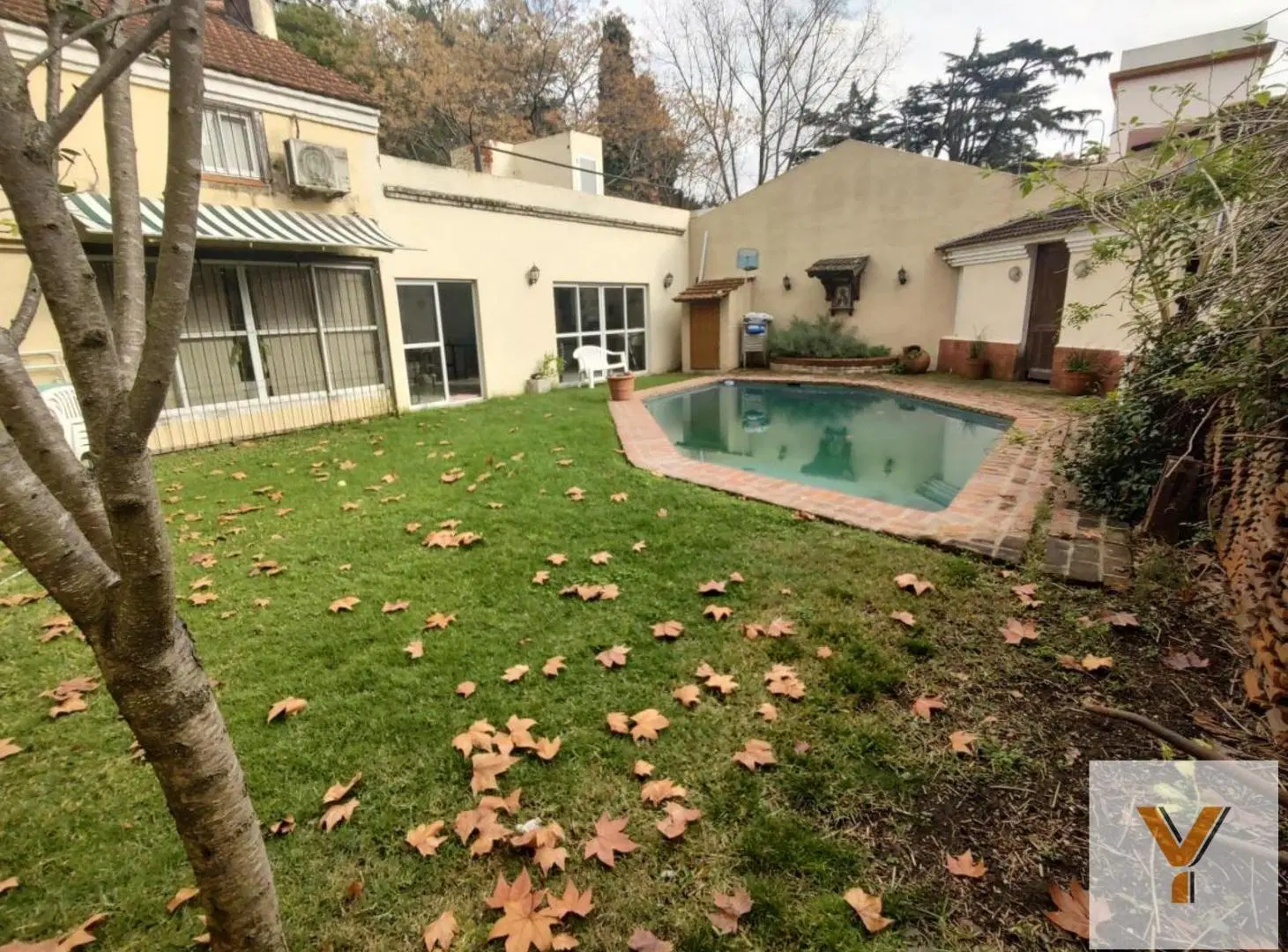 Casa en Venta - 3 Dormitorios 2 Baños - 344mts - Malvinas Argentinas 2