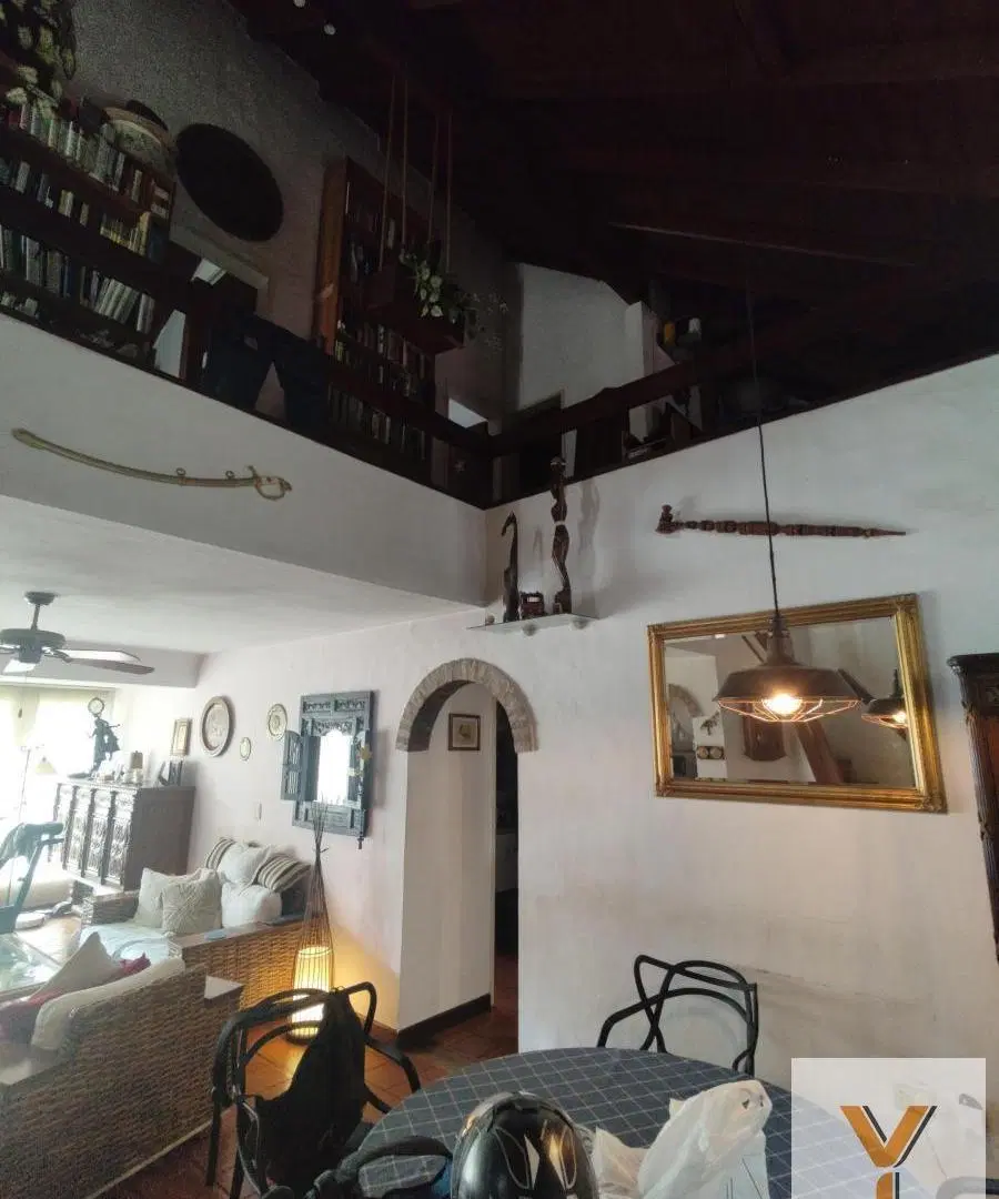 Casa en Venta - 3 Dormitorios 2 Baños - 344mts - Malvinas Argentinas 1
