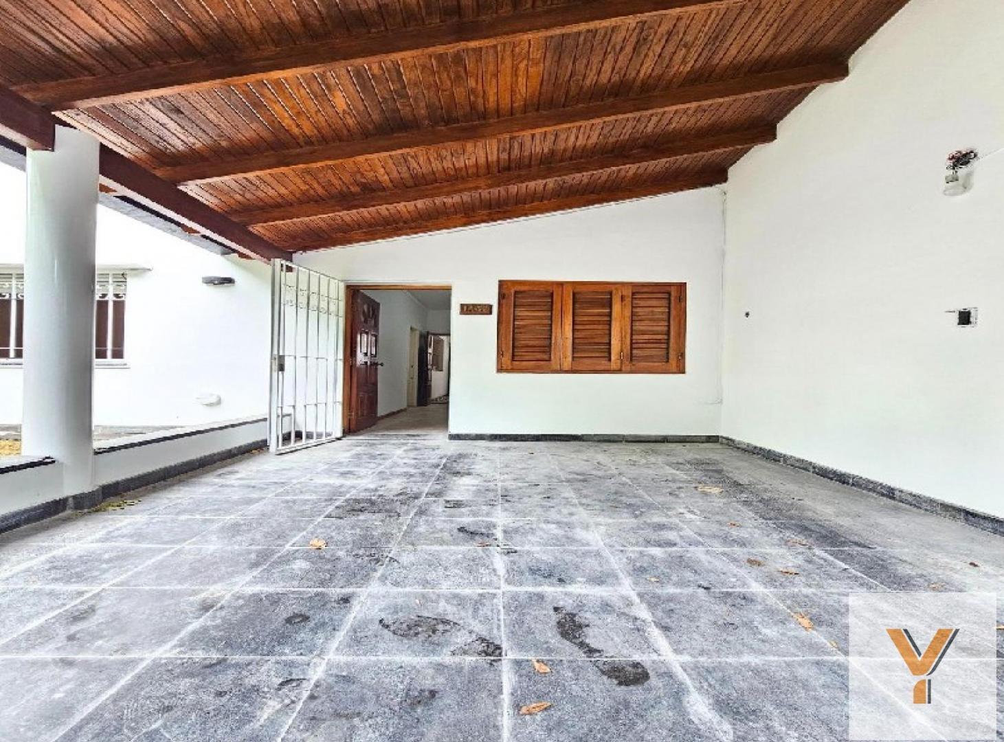 Foto de Casa en venta - 3 Dormitorios 2 Baños - La Plata, imagen 2