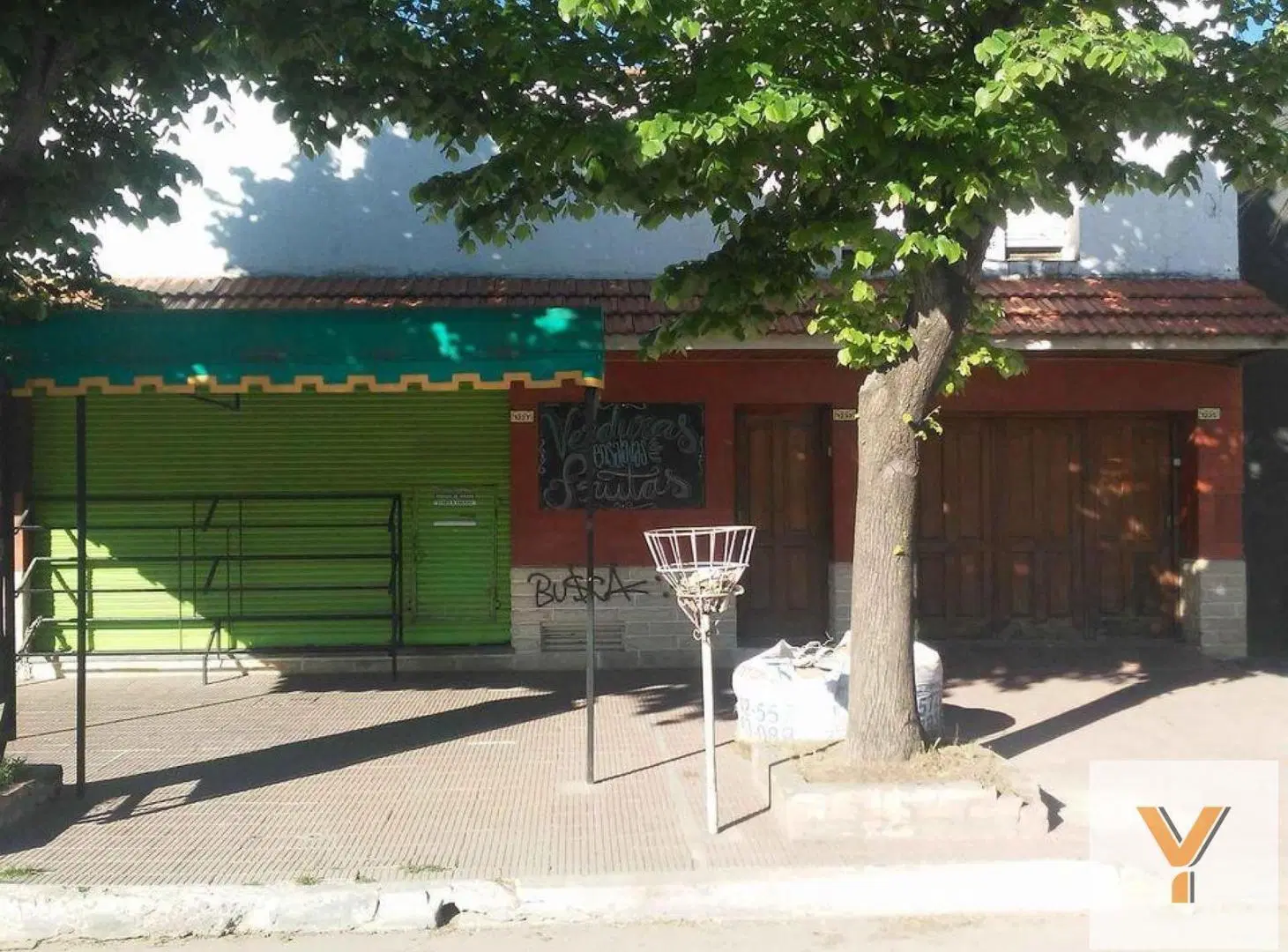 Casa en venta - 2 dormitorios 2 baños - 700mts2 - Necochea 2