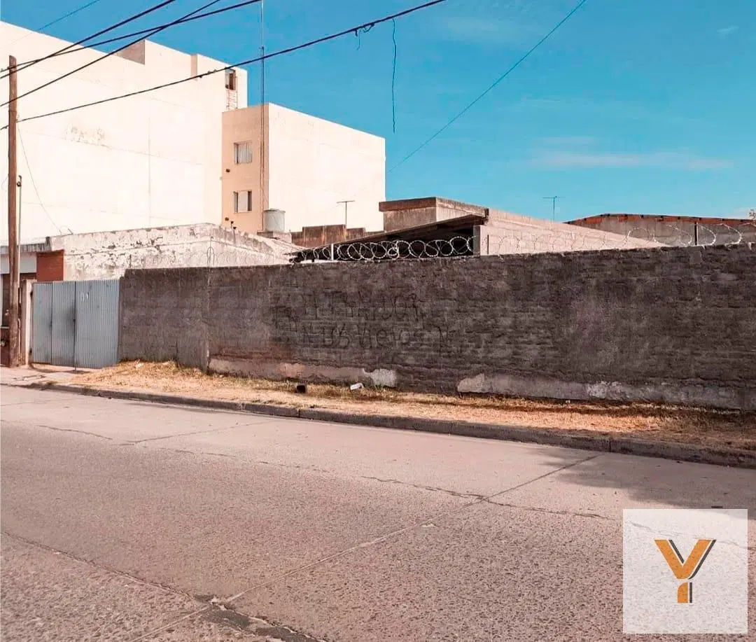 Casa en venta - 3 Dormitorios 2 Baños - Cochera - 1.120Mts2 - Río Cuarto, Córdoba 3