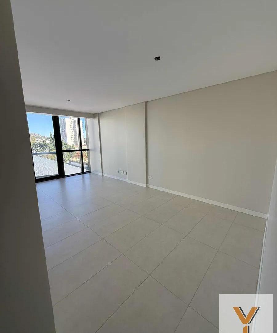 Departamento de categoría - 2 Dorm, 2 Baños, coch. baulera, clim. central, losa, amenities - Tandil
