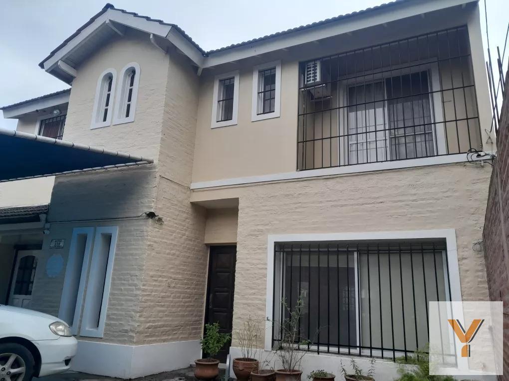 Foto de Casa en venta - 3 Dormitorios 3 Baños - Cocheras - 620Mts2 - Ingeniero Maschwitz, imagen 1